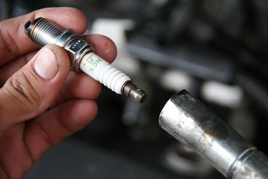 Заміна свічок запалювання — DSC BMW Service