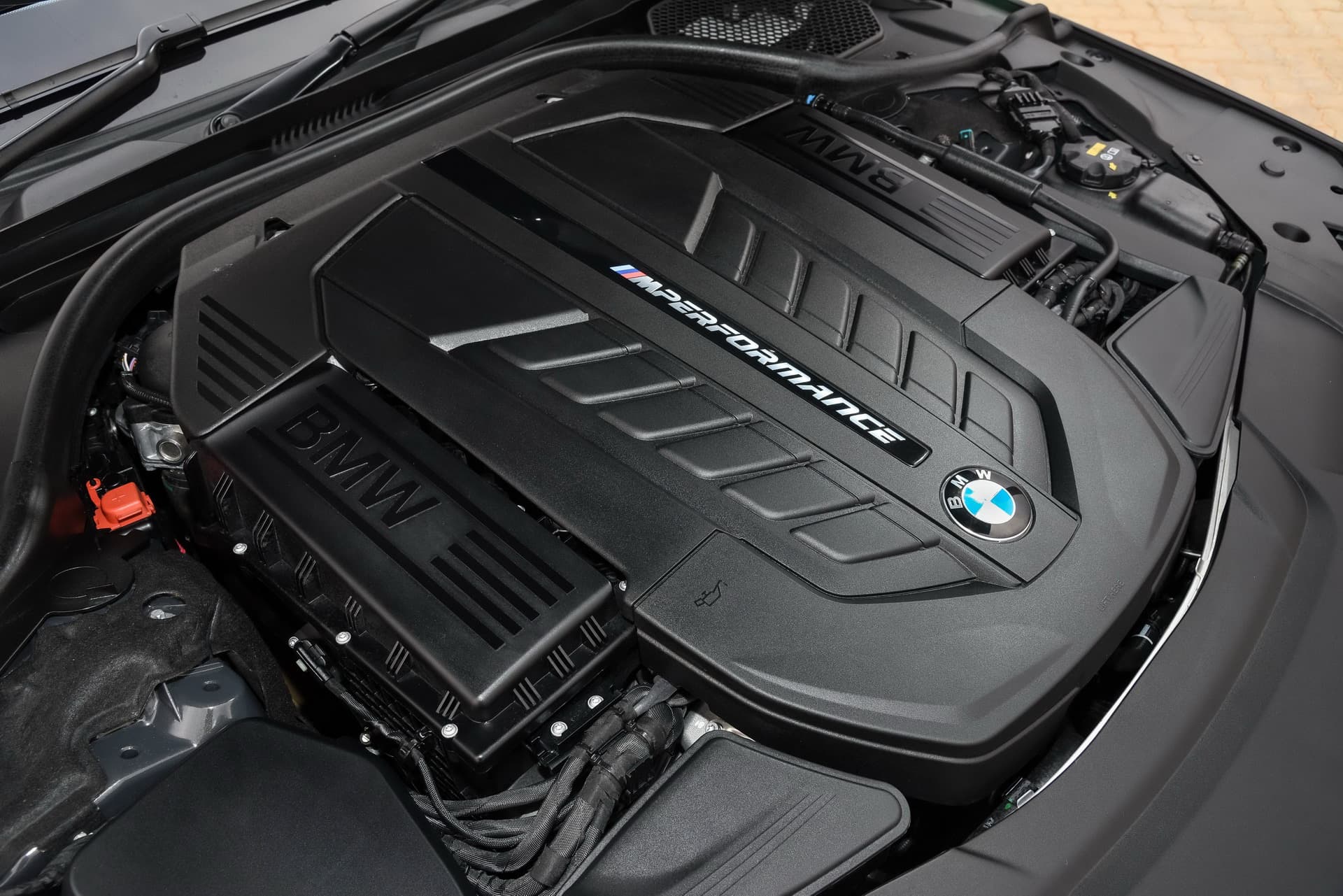 BMW N74: технічні характеристики, болячки, версії