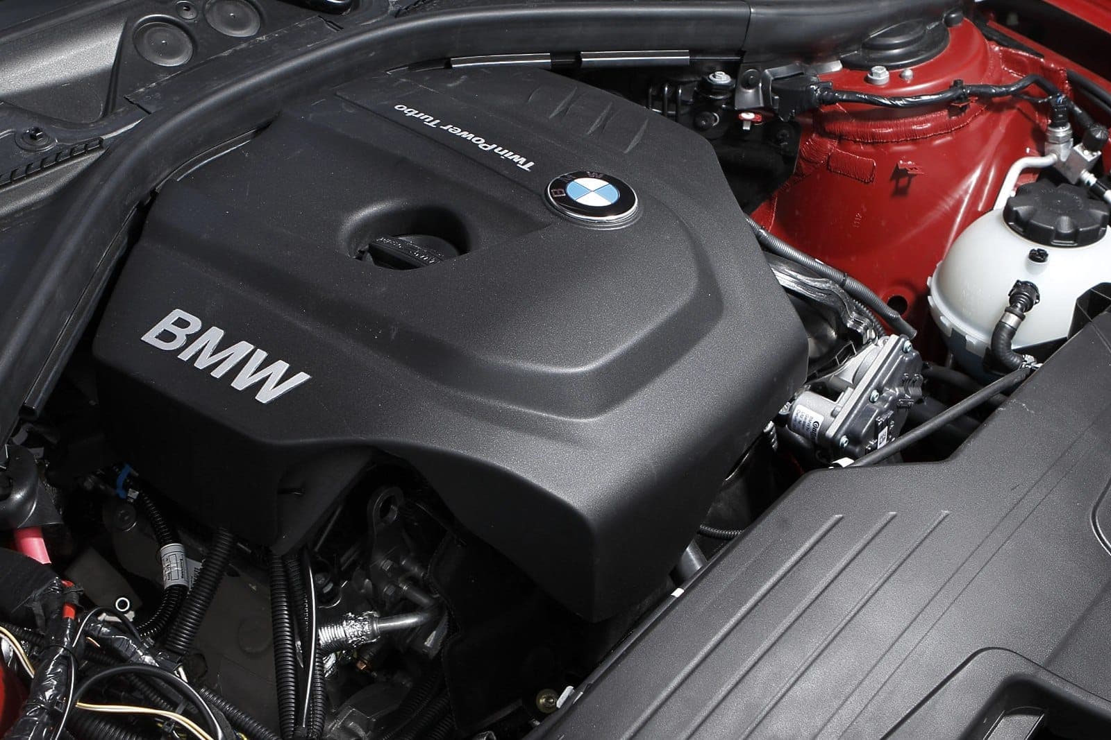 Двигун BMW B38 – надійність, витрати, проблеми та обслуговування